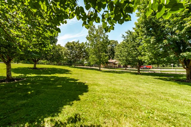 1820 Hygeia Rd, Greenbrier, TN 37073