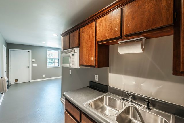 1820 Hygeia Rd, Greenbrier, TN 37073