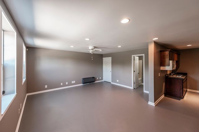 1820 Hygeia Rd, Greenbrier, TN 37073