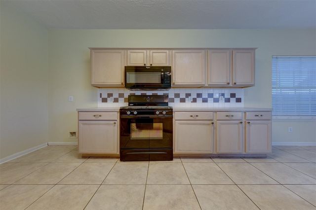 2610 Ledgebrook Lane, Friendswood, TX 77546