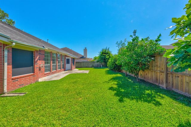 2610 Ledgebrook Lane, Friendswood, TX 77546