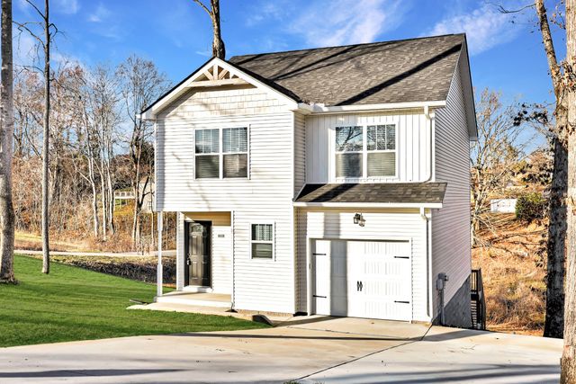 2015 Rosemary Dr, Clarksville, TN 37042