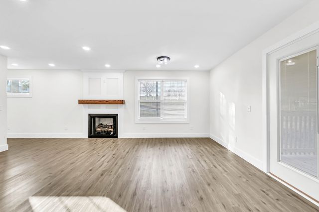 2015 Rosemary Dr, Clarksville, TN 37042