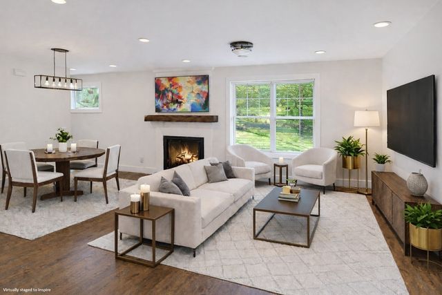 2015 Rosemary Dr, Clarksville, TN 37042