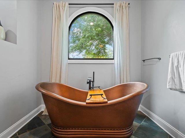 8104 JACK BOND RD, Arlington, TN 38002