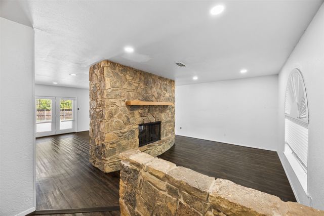 3911 Shady Valley Drive, Arlington, TX 76013