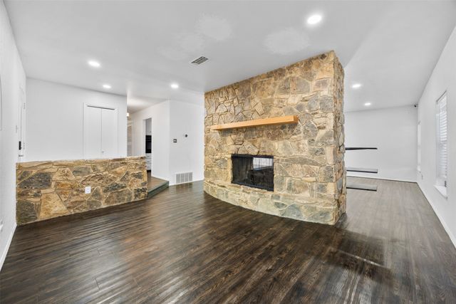 3911 Shady Valley Drive, Arlington, TX 76013