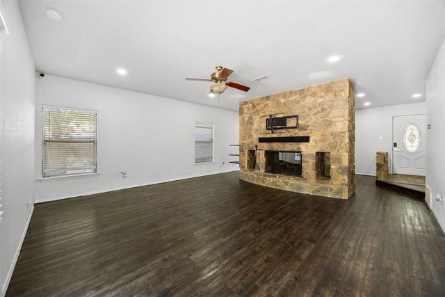 3911 Shady Valley Drive, Arlington, TX 76013
