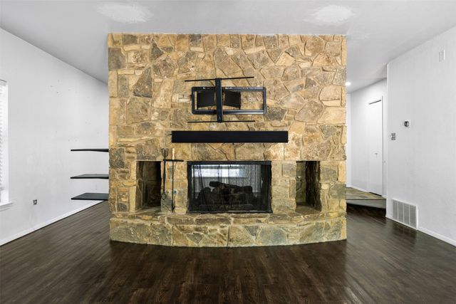 3911 Shady Valley Drive, Arlington, TX 76013