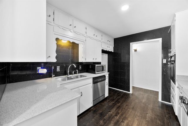 3911 Shady Valley Drive, Arlington, TX 76013