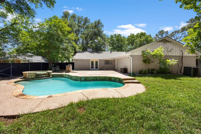 3911 Shady Valley Drive, Arlington, TX 76013