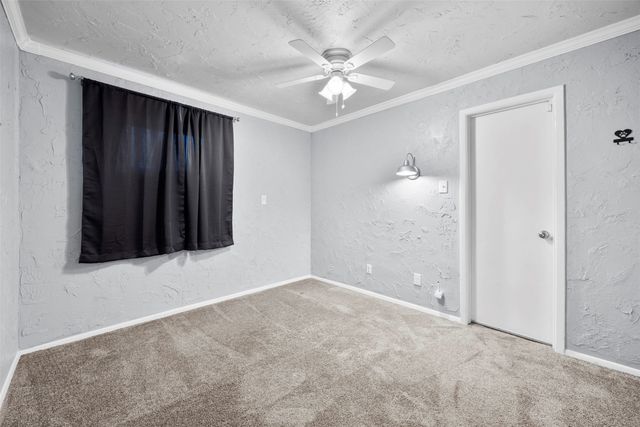 3911 Shady Valley Drive, Arlington, TX 76013