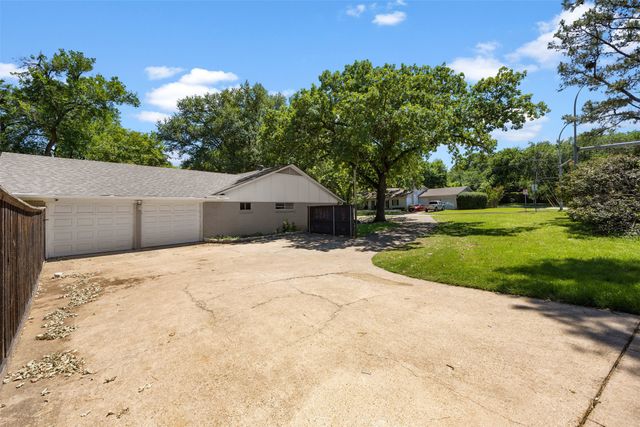 3911 Shady Valley Drive, Arlington, TX 76013