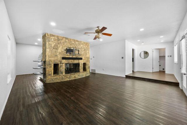 3911 Shady Valley Drive, Arlington, TX 76013