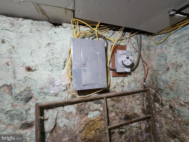 707 N LONGWOOD ST, Baltimore, MD 21216