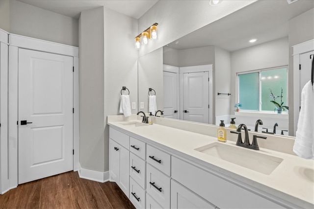 5 Kinver Lane, Bella Vista, AR 72714