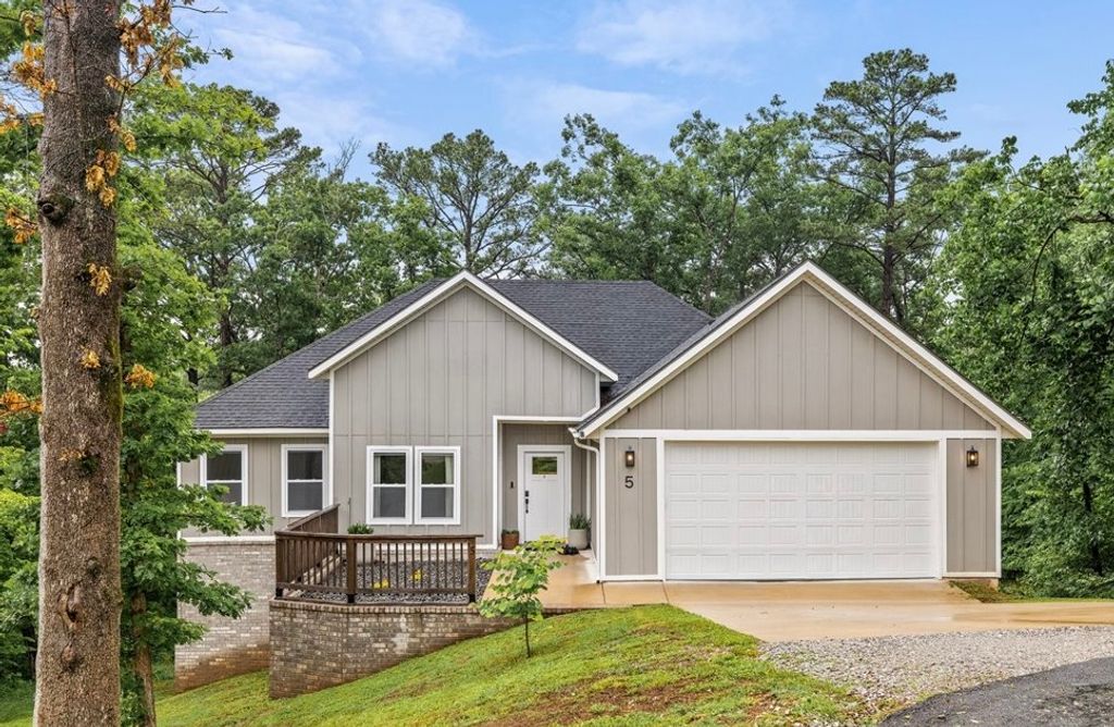 5 Kinver Lane, Bella Vista, AR 72714