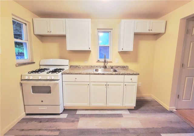 1152 Woodbine St, Stanton Heights, PA 15201