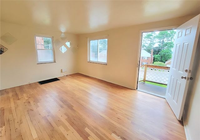 1152 Woodbine St, Stanton Heights, PA 15201