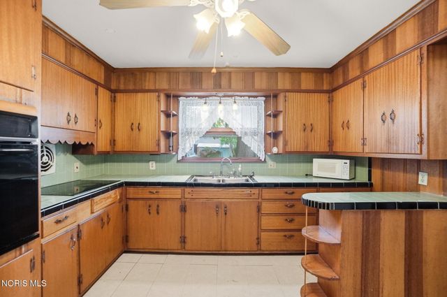 116 Frazee Avenue, Bowling Green, OH 43402