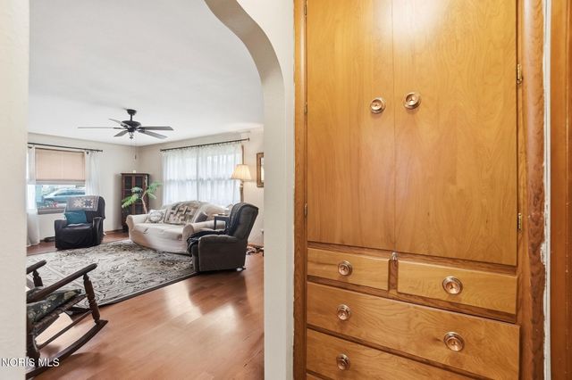 116 Frazee Avenue, Bowling Green, OH 43402