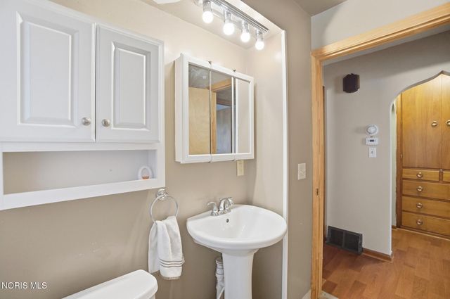 116 Frazee Avenue, Bowling Green, OH 43402