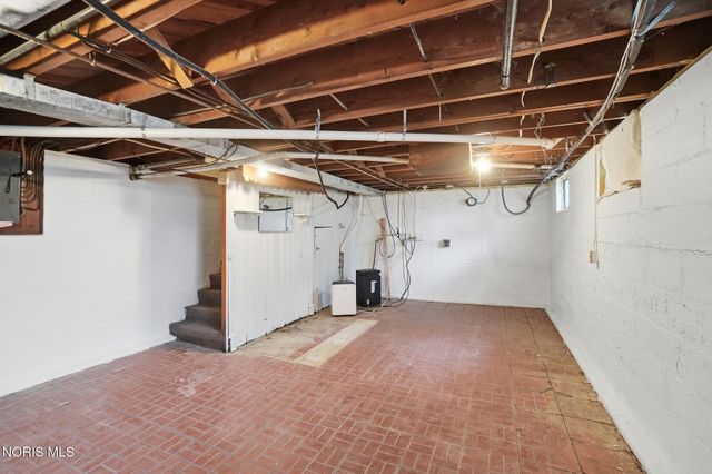 116 Frazee Avenue, Bowling Green, OH 43402