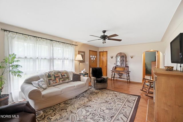 116 Frazee Avenue, Bowling Green, OH 43402