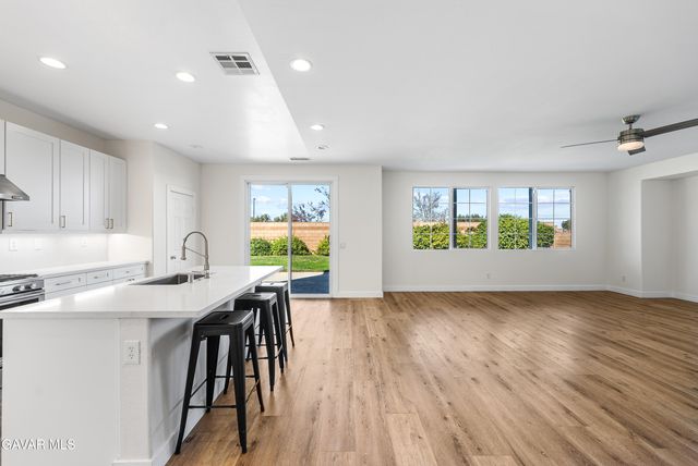 5101 Meadowsweet Drive, Palmdale, CA 93551