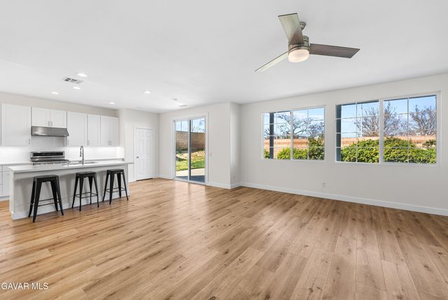 5101 Meadowsweet Drive, Palmdale, CA 93551