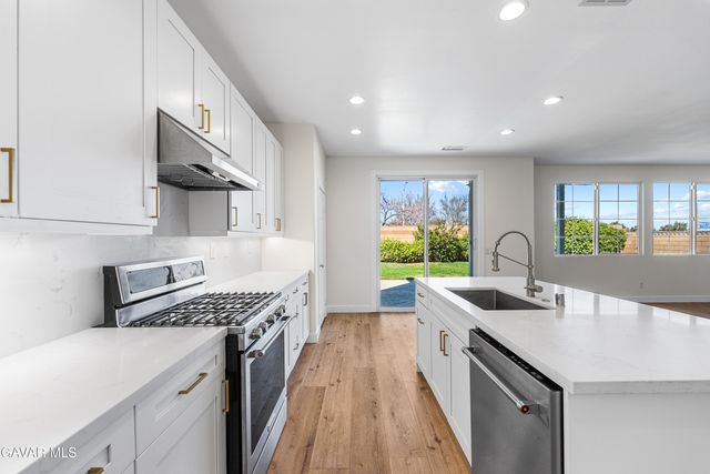 5101 Meadowsweet Drive, Palmdale, CA 93551