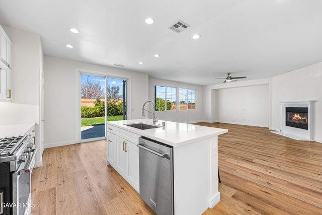 5101 Meadowsweet Drive, Palmdale, CA 93551