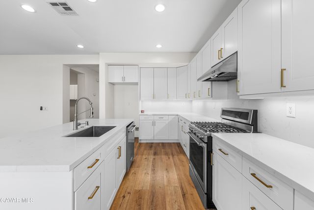 5101 Meadowsweet Drive, Palmdale, CA 93551