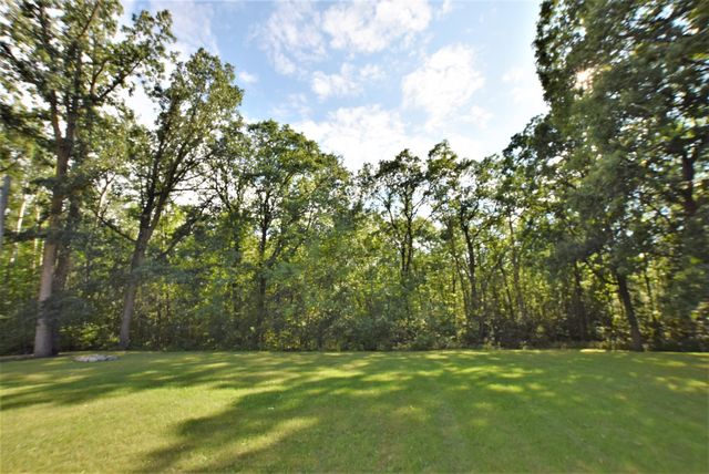 809 11th Avenue SE, Roseau, MN 56751