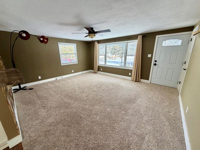 809 11th Avenue SE, Roseau, MN 56751