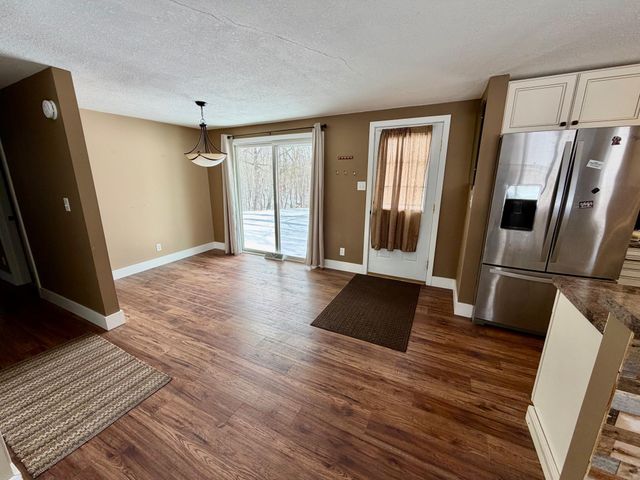 809 11th Avenue SE, Roseau, MN 56751