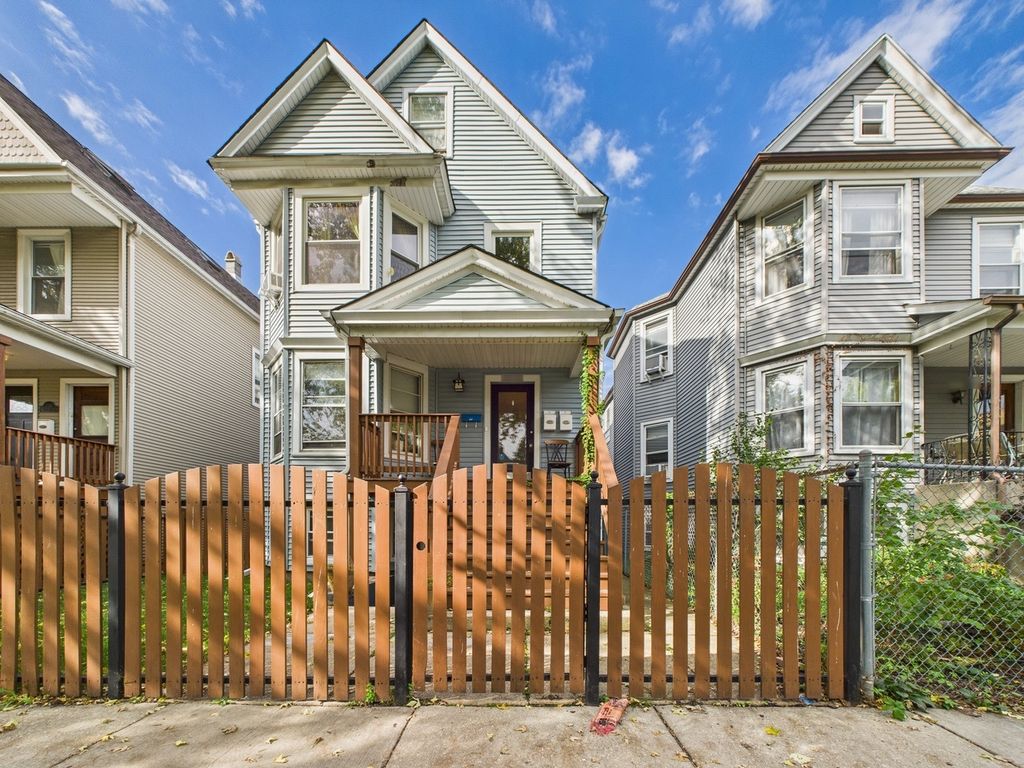 4318 N Albany Avenue 1, Chicago, IL 60618