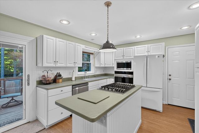 7234 Linden Road, Fenton, MI 48430