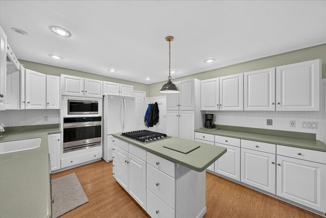 7234 Linden Road, Fenton, MI 48430