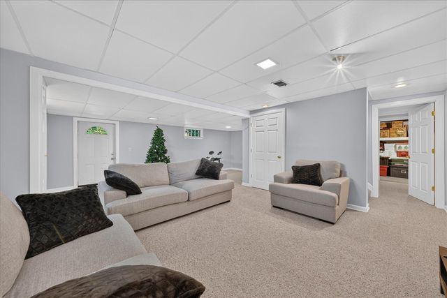 7234 Linden Road, Fenton, MI 48430