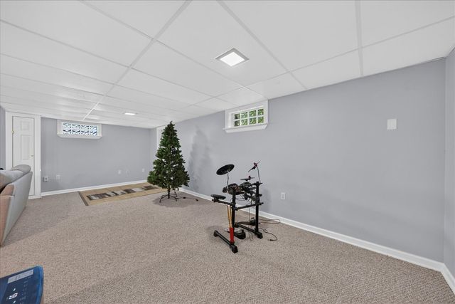 7234 Linden Road, Fenton, MI 48430