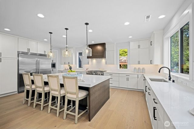 12112 94th Place NE, Kirkland, WA 98034
