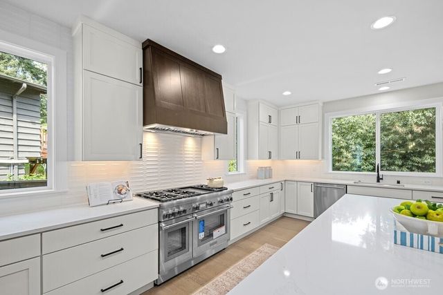 12112 94th Place NE, Kirkland, WA 98034