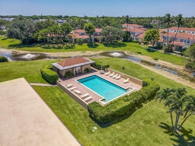 5350 Woodland Lakes Drive 209, Palm Beach Gardens, FL 33418