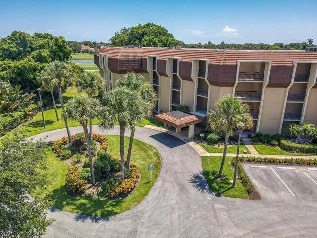 5350 Woodland Lakes Drive 209, Palm Beach Gardens, FL 33418