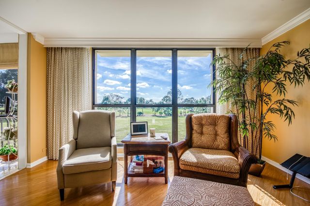 5350 Woodland Lakes Drive 209, Palm Beach Gardens, FL 33418