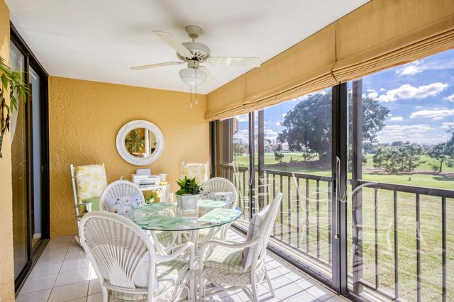 5350 Woodland Lakes Drive 209, Palm Beach Gardens, FL 33418