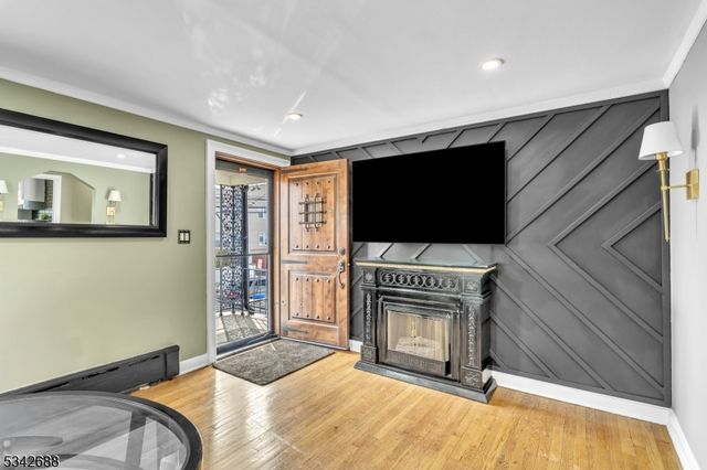 136 Livingston Rd, Linden City, NJ 07036