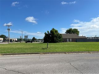 W 4th Street, Skiatook, OK 74070