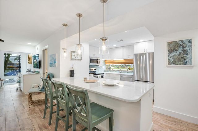 1166 W PEPPERTREE DRIVE 112D, Sarasota, FL 34242